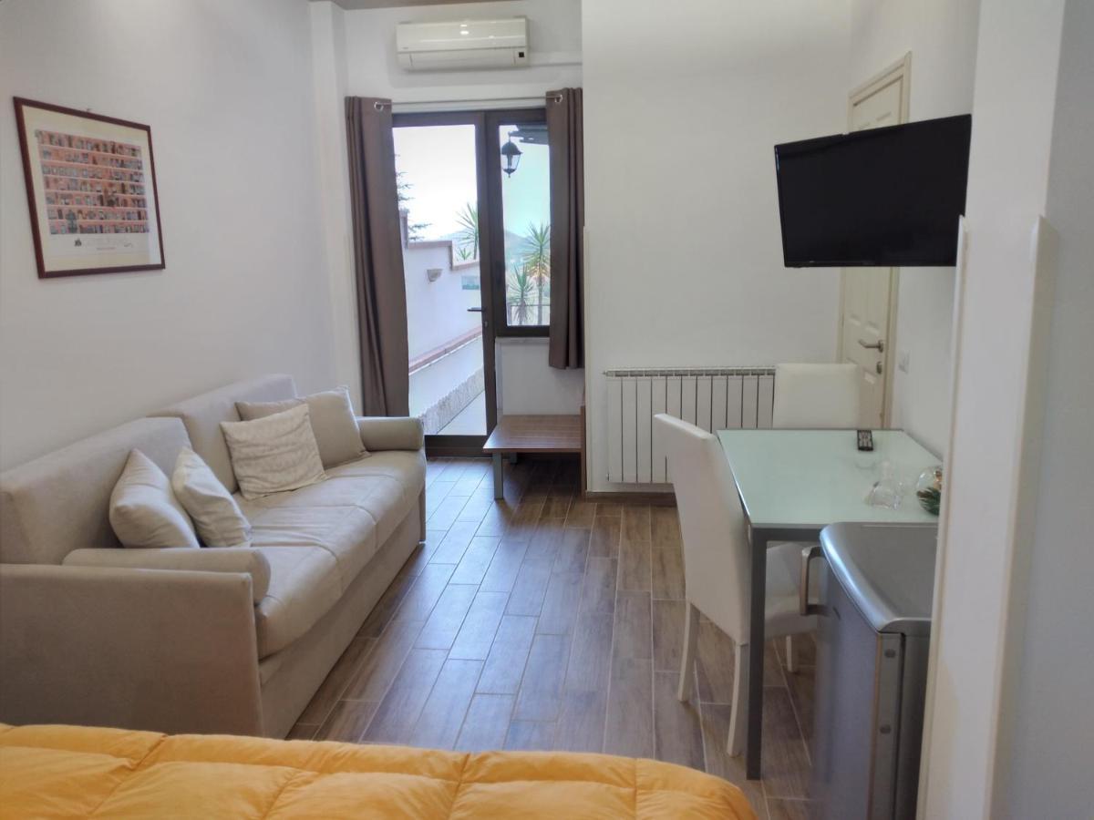 B&B Villa Letizia Кастельбуоно Экстерьер фото